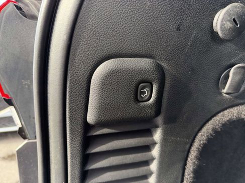 Used 2018 Jeep Grand Cherokee Altitude image 12