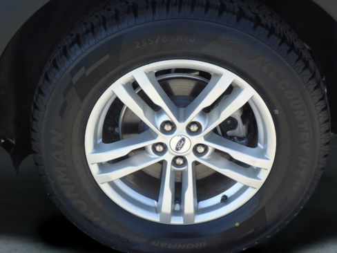 Used 2023 Ford Explorer XLT w/ Equipment Group 202A AWD/4WD image 9
