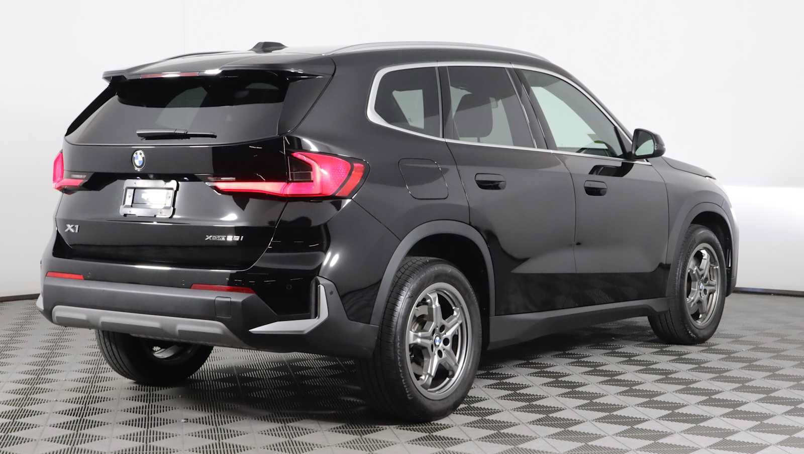Used 2023 BMW X1 xDrive28i w/ Convenience Package AWD/4WD image 6