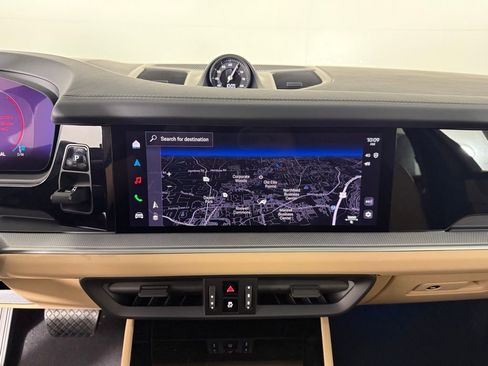 Certified 2025 Porsche Cayenne Coupe image 32