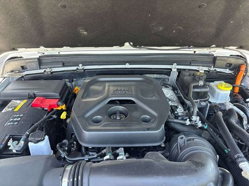 Used 2024 Jeep Wrangler High Altitude AWD/4WD image 11