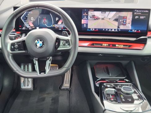 Used 2024 BMW 540i xDrive w/ Premium Package image 21