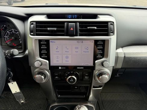 Used 2020 Toyota 4Runner SR5 AWD/4WD image 20