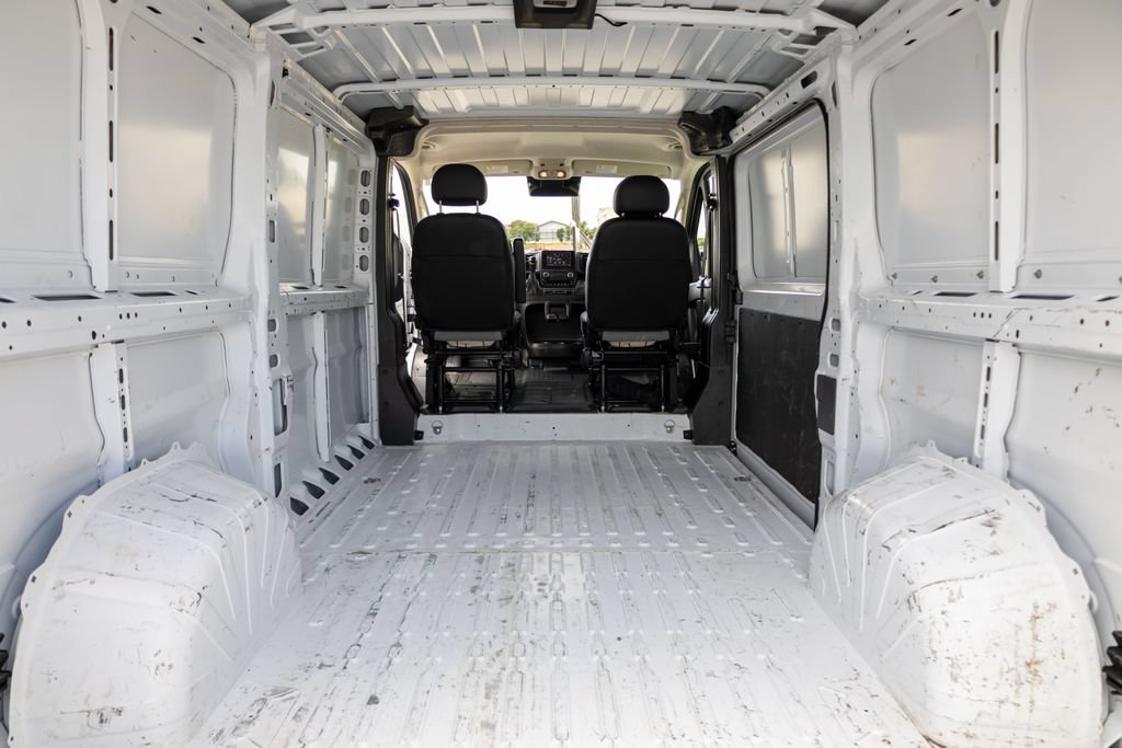 Used 2025 RAM ProMaster 2500 w/ Convenience Group FWD image 17