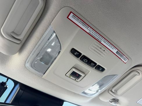 Used 2022 Toyota Corolla LE FWD image 15