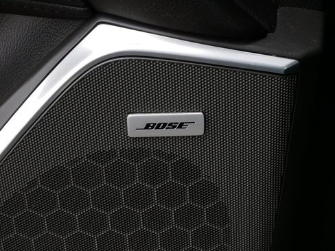 Used 2019 Cadillac Escalade ESV Premium Luxury image 27