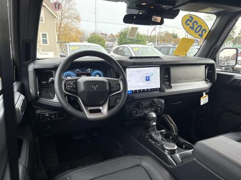New 2025 Ford Bronco Badlands AWD/4WD image 6