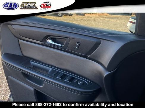 Used 2016 GMC Acadia SLE image 11