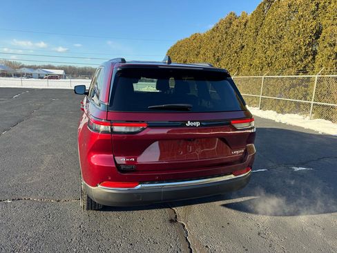 Used 2024 Jeep Grand Cherokee Limited image 10