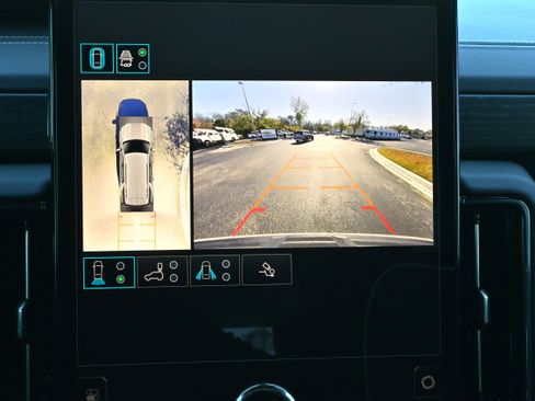 Used 2025 GMC Yukon AT4 Ultimate image 24