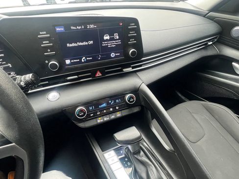 Used 2023 Hyundai Elantra SEL image 21