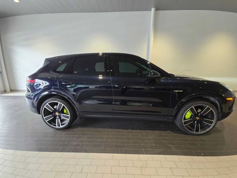 Used 2022 Porsche Cayenne Platinum Edition AWD/4WD image 8