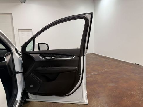 Used 2023 Cadillac XT6 Premium Luxury image 61