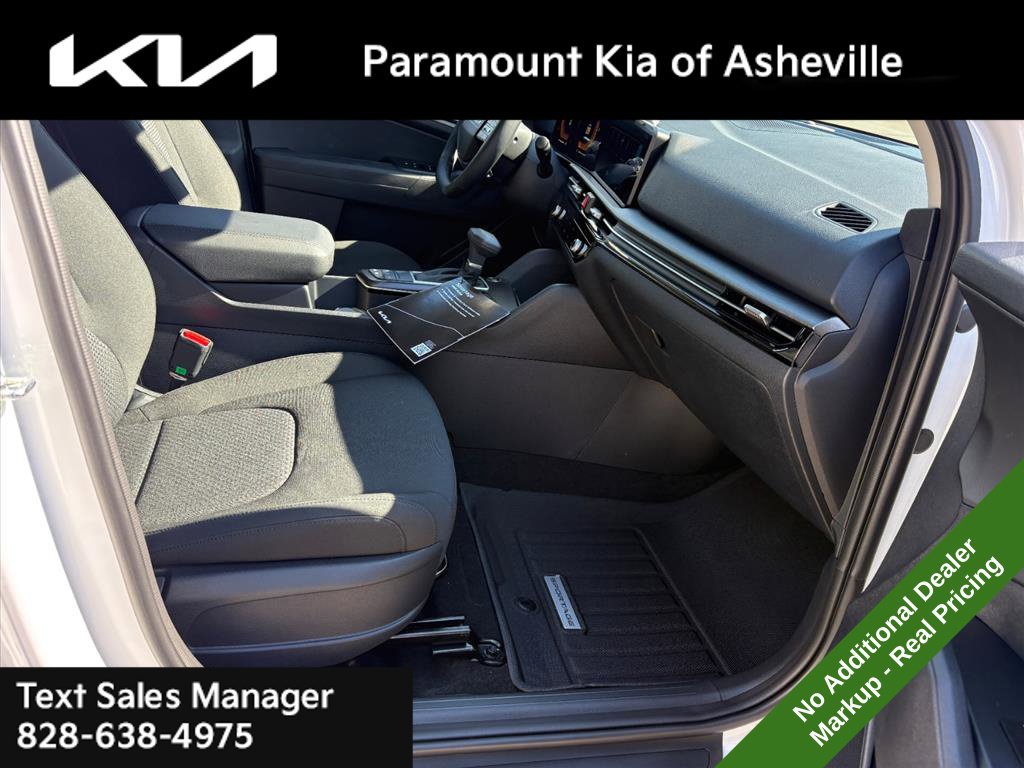 New 2027 Kia Sportage LX FWD image 17
