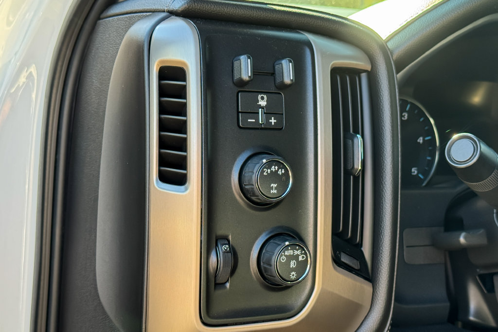Used 2019 GMC Sierra 3500 Denali w/ Duramax Plus Package AWD/4WD image 24