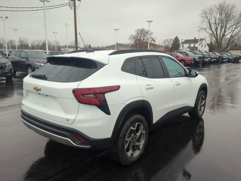 Certified 2024 Chevrolet Trax LT w/ Driver Confidence Package image 7