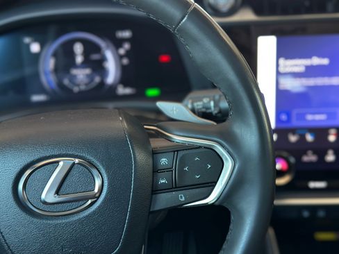 Used 2023 Lexus RZ 450e Premium image 16