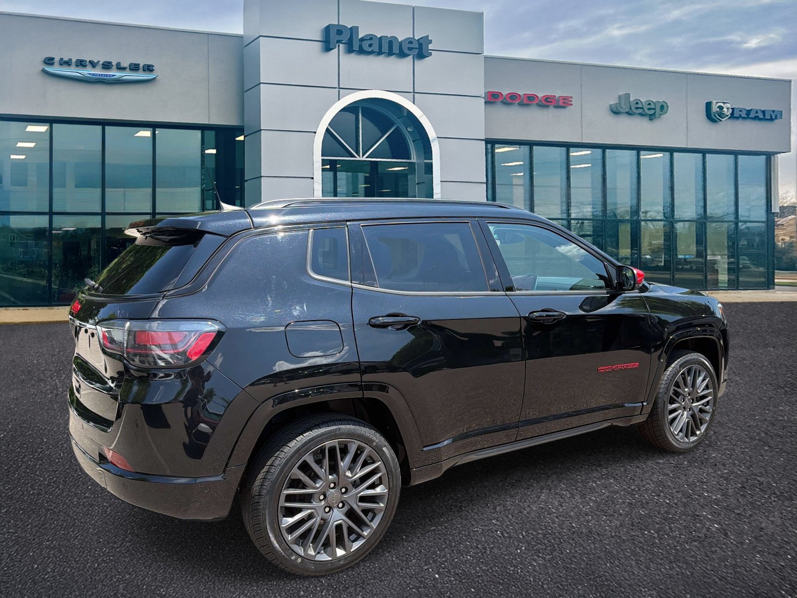 Used 2023 Jeep Compass Limited w/ Elite Group for (Red) Edition AWD/4WD image 2