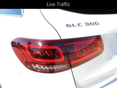 Certified 2022 Mercedes-Benz GLC 300 4MATIC image 11