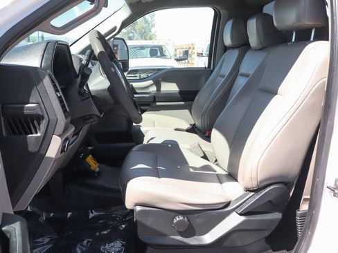 Used 2017 Ford F550 2WD Regular Cab Super Duty image 15