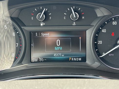 Used 2018 Buick Encore Essence w/ Experience Buick Package FWD image 21