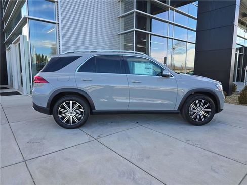 New 2026 Mercedes-Benz GLE 450e 4MATIC image 2