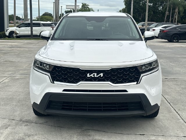 Certified 2023 Kia Sorento LX FWD image 3