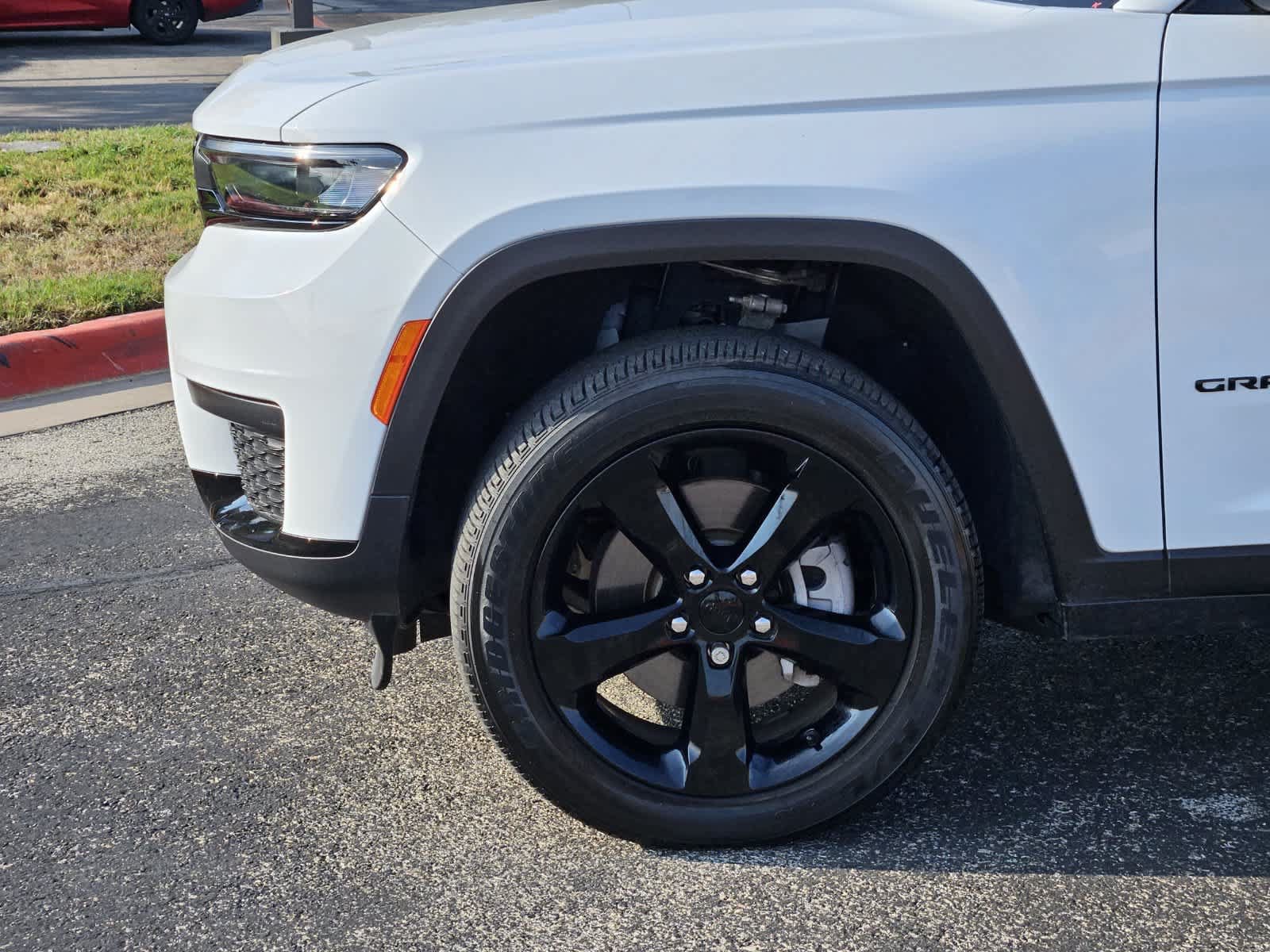 Used 2025 Jeep Grand Cherokee L Altitude RWD image 8