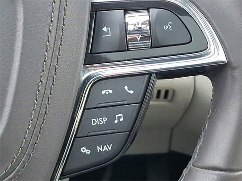 Used 2018 Lincoln Continental Select w/ Continental Climate Package image 23