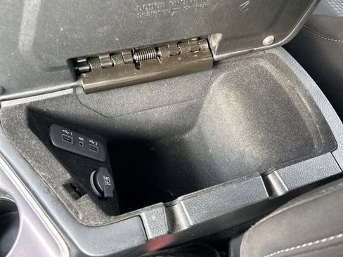 Used 2021 Dodge Challenger SXT image 33