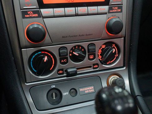 Used 2004 MAZDA MX-5 Miata MAZDASPEED image 38