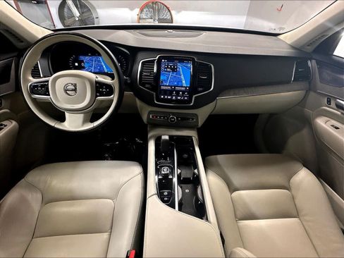 Used 2024 Volvo XC90 B6 Plus AWD/4WD image 16