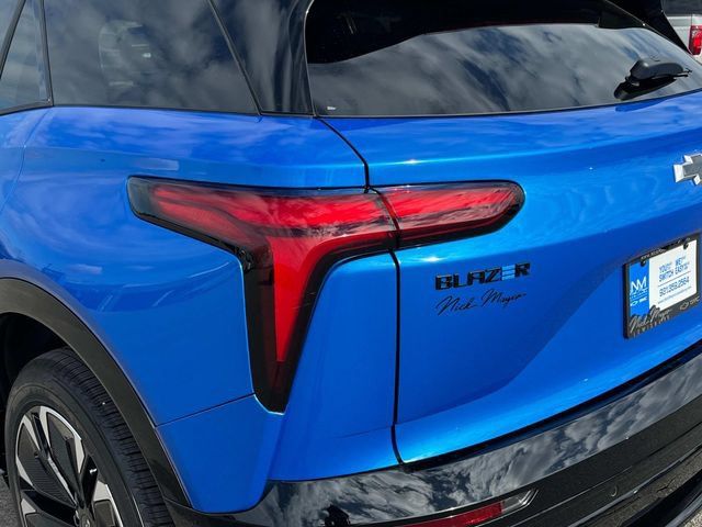 New 2025 Chevrolet Blazer EV RS RWD image 14