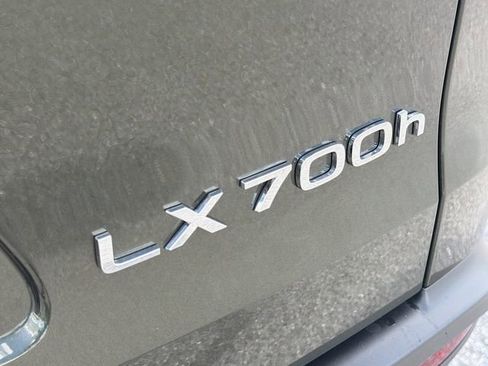 New 2026 Lexus LX 700h Luxury image 11