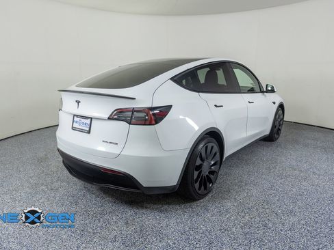 Used 2022 Tesla Model Y Performance AWD/4WD image 7
