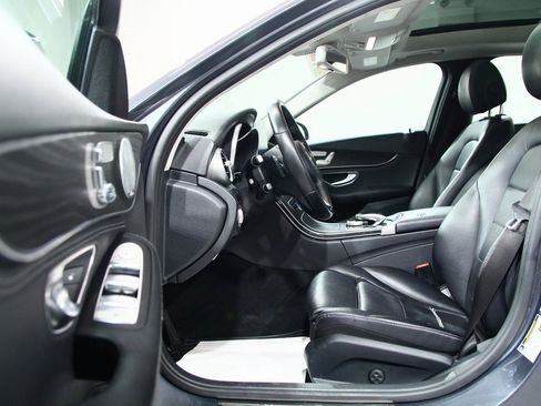 Used 2015 Mercedes-Benz C 300 4MATIC Sedan image 4