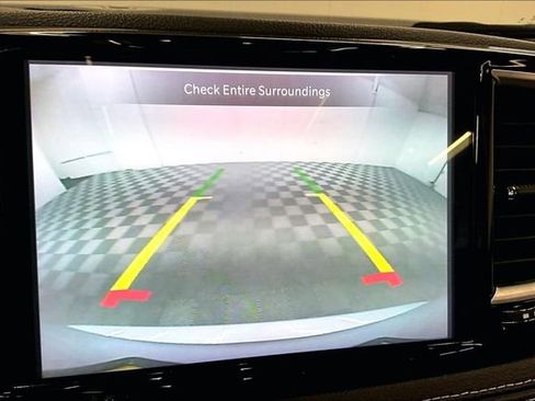 Used 2024 Chrysler Pacifica Limited image 28