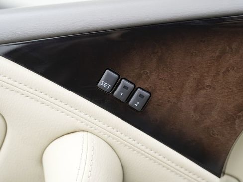 Used 2012 INFINITI QX56 4WD w/ Deluxe Touring Pkg image 24