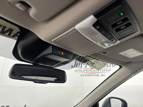 Used 2023 Nissan Rogue SL FWD image 24