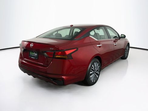 Used 2024 Nissan Altima 2.5 SV FWD image 9