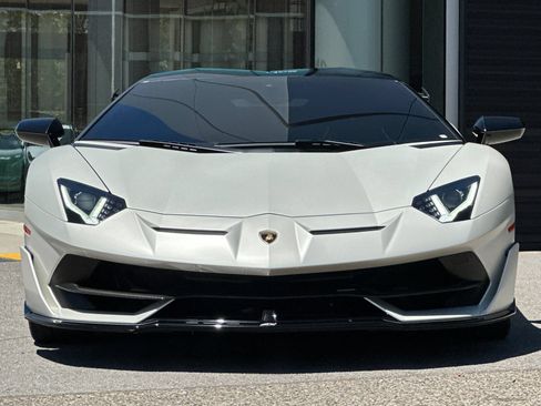 Used 2020 Lamborghini Aventador SVJ AWD/4WD image 11