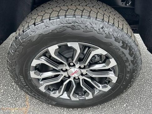 New 2026 GMC Canyon Denali AWD/4WD image 16