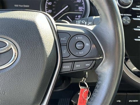 Used 2020 Toyota Camry SE image 28