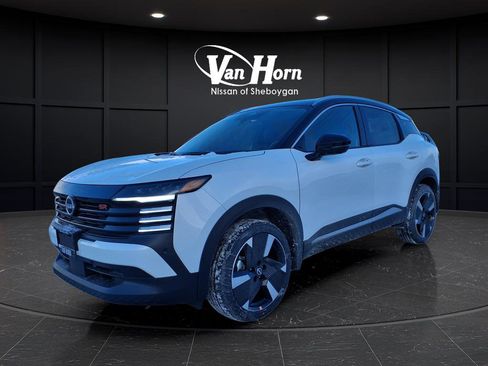 New 2026 Nissan Kicks SR image 3