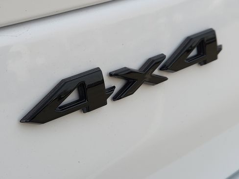 New 2026 Jeep Grand Cherokee Altitude AWD/4WD image 8