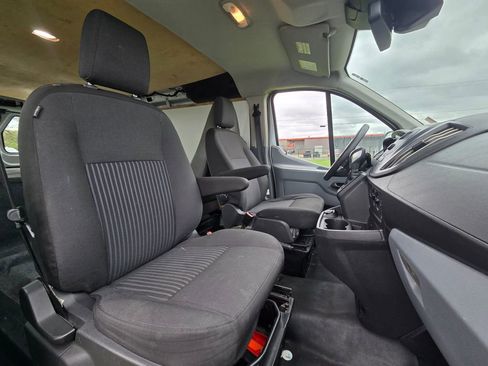 Used 2019 Ford Transit 250 130 Low Roof w/ Exterior Upgrade Package RWD image 26