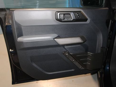 Used 2021 Ford Bronco Black Diamond AWD/4WD image 5