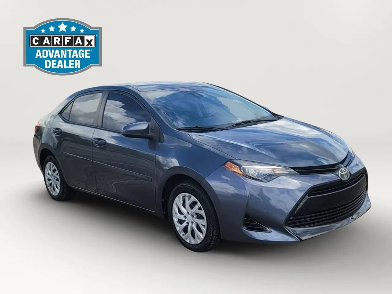 Used 2017 Toyota Corolla LE FWD image 3