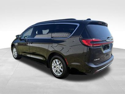Used 2022 Chrysler Pacifica Touring-L
