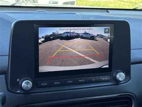 Used 2023 Hyundai Kona SE image 15